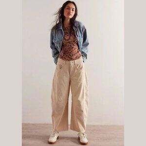 Free People Women's Size 28 Ivory Button Fly Good Luck Barrel Leg Corduroy Pants